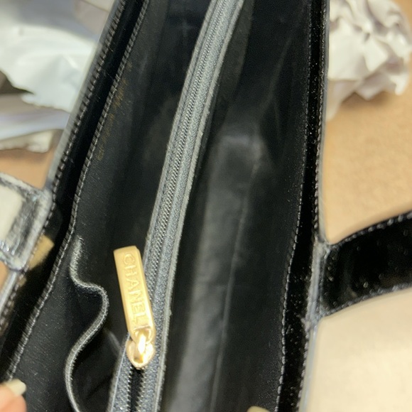 Chanel Shoulder Bag - Picture 9 of 16